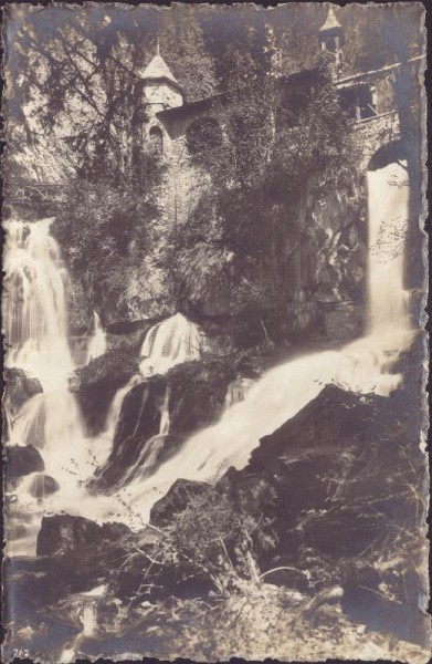 Beatushöhle am Thunersee Wasserfall