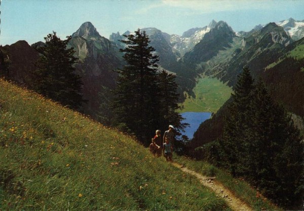 Hotel Hoher Kasten. Blick auf Alpstein-Sämtisersee Vorderseite