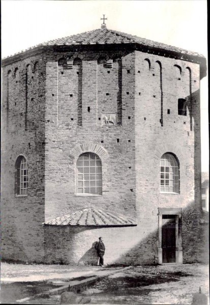 Baptisterium der Kathedrale (Ravenna) Vorderseite