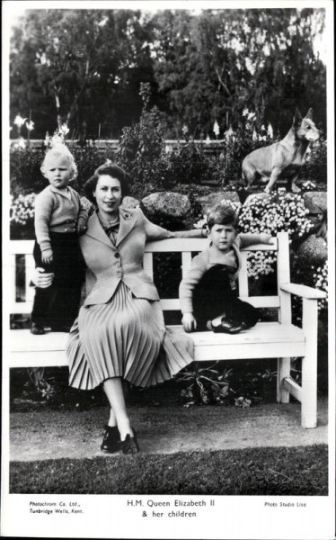 Queen Elizabeth II & her children Vorderseite