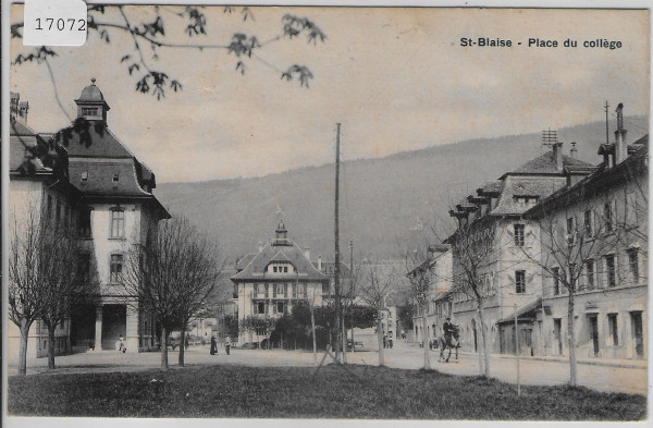 St. Blaise NE - Place du college - animee belebt