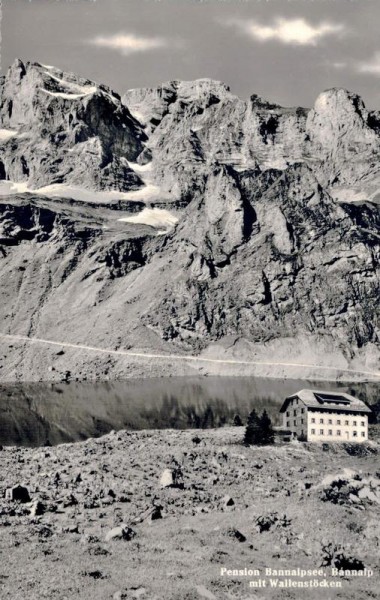 Pension Bannalpsee, Bannalp mit Wallenstöcken Vorderseite