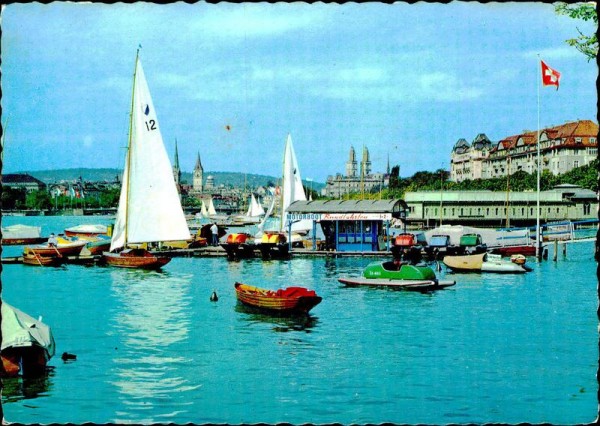 Zürich mit Grossmünster und St. Peter Vorderseite