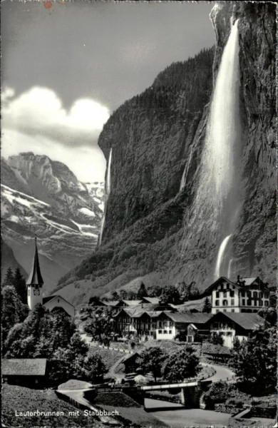 Lauterbrunnen mit Staubbach. Vorderseite