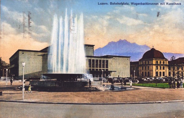 Luzern. Bahnhofplatz Wagenbachbrunnen mit Kunsthaus