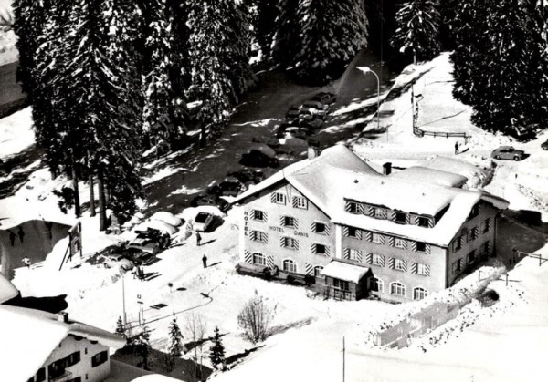 Hotel Danis, Lenzerheide - Flugaufnahmen Vorderseite