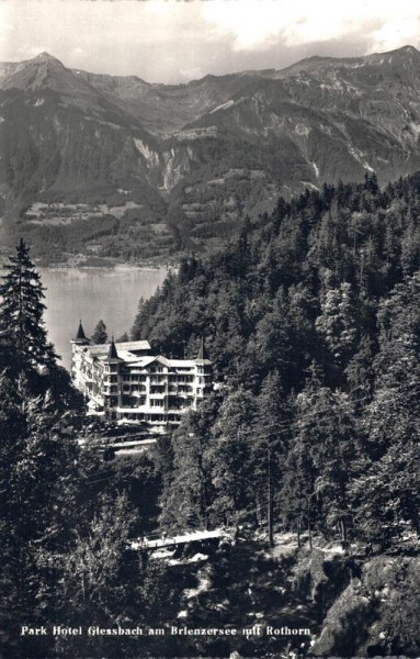 Park Hotel Giessbach am Brienzersee mit Rothorn Vorderseite