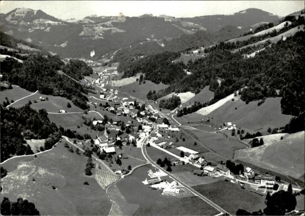 Fischenthal im Tösstal, Flugaufnahme Vorderseite