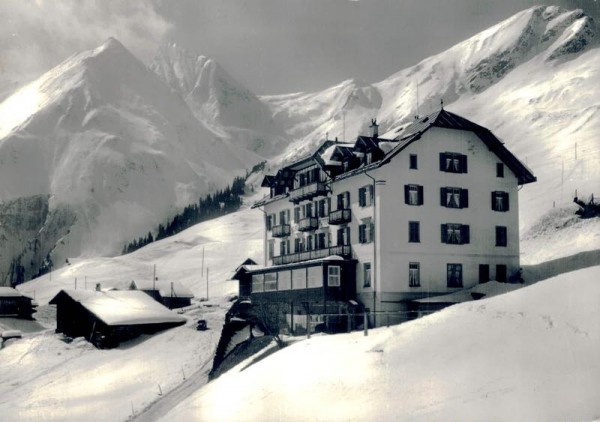 Tenna, Hotel Alpenblick mit Oberhorn Vorderseite