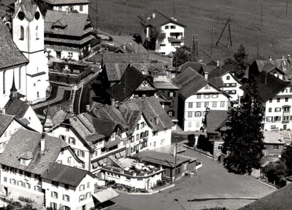 Gasthaus Rössli, Menzingen ZG - Flugaufnahmen Vorderseite