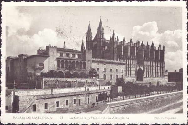 Palma de Mallorca - La Catedral y Palacio de la Almudaina