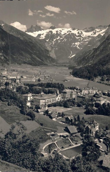 Schwimmbad Engelberg mit Spannörter Vorderseite