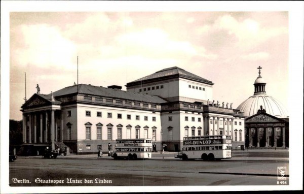 Berlin - Staatsoper unter den Linden Vorderseite