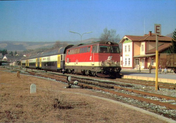 Lok 2043 027 mit dem Persohnenzug 8412 am Bahnhof Köflach Vorderseite