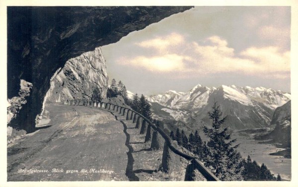 Brünigstrasse gegen die Hasliberge Vorderseite