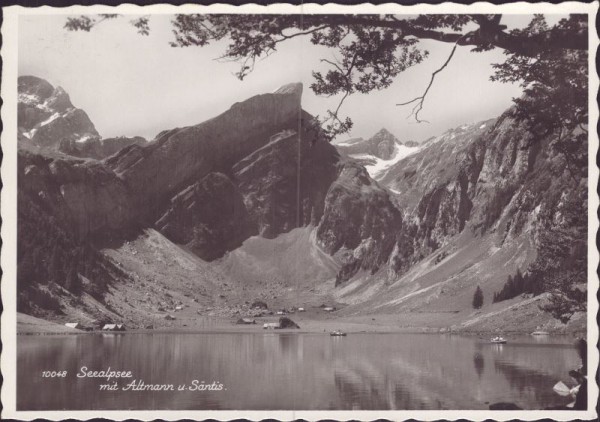 Seealpsee mit Altmann und Säntis