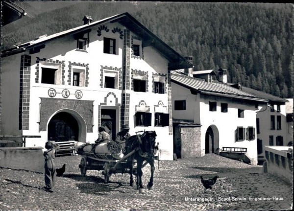 Scuol/Schuls - Engadiner-Haus Vorderseite