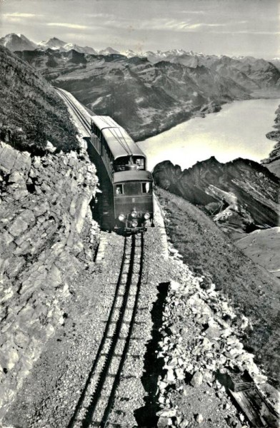 Brienz Rothornbahn mit Brienzersee Vorderseite