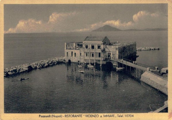 Pozzuoli, Napoli. Ristorante "Vicienzo a MMare" Vorderseite