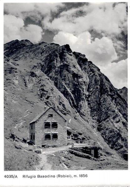 Rifugio Basodino Vorderseite